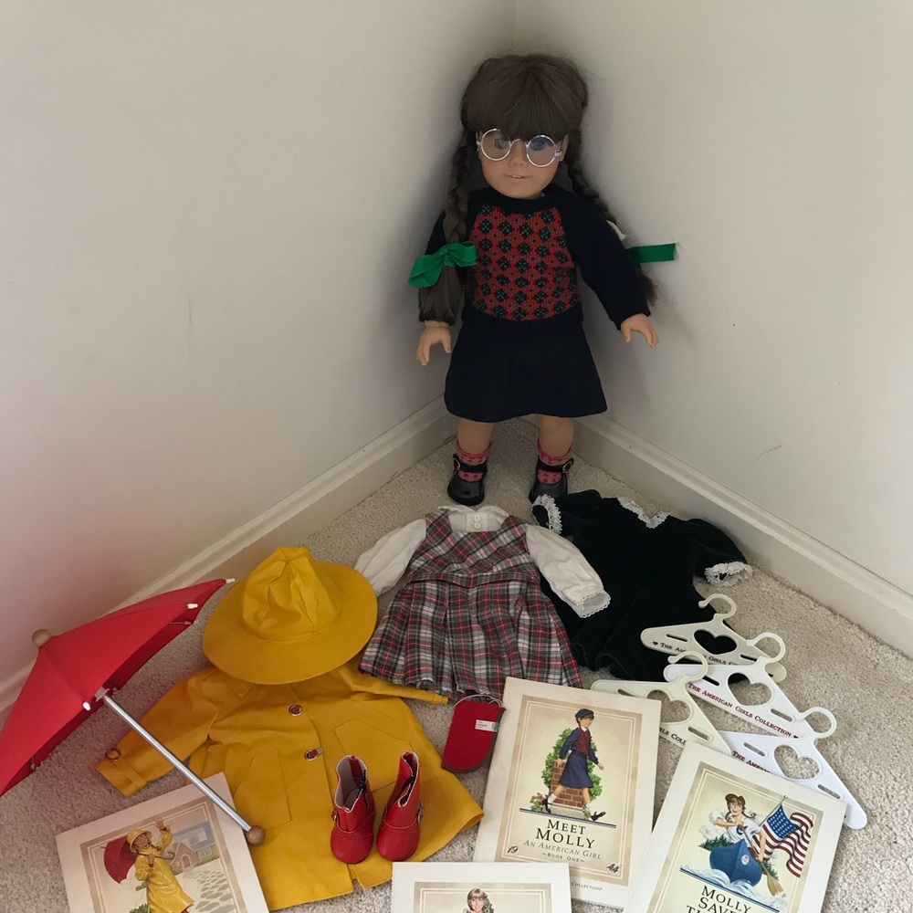 Molly McIntire - American Girl- RETIRED BUNDLE